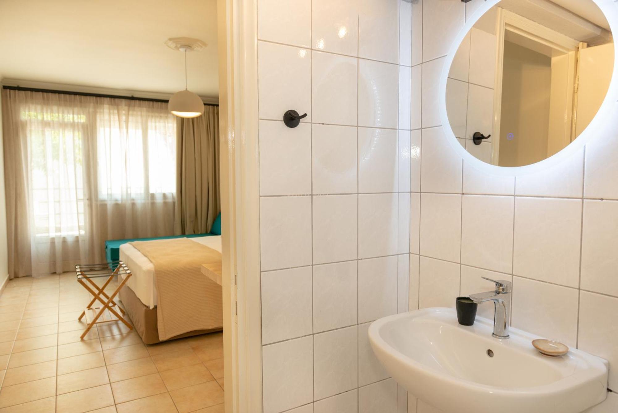 Ellinas Hotel Chrisi Ammoudia Exteriör bild
